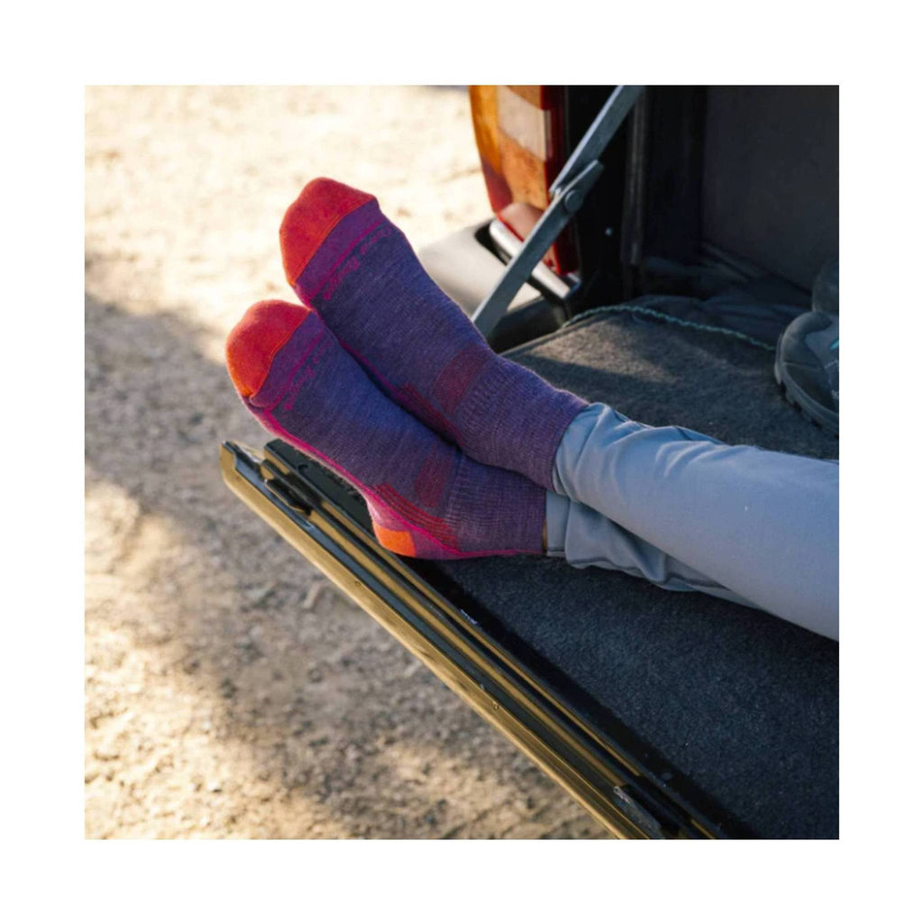 Darn Tough Vermont Women's Hiker Quarter Midweight Sock - Berry - Lenny's Shoe & Apparel