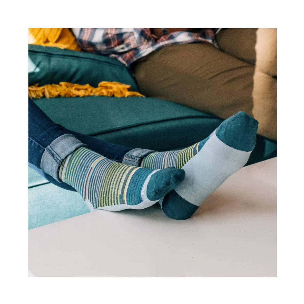 Darn Tough Vermont Women's Pixie Crew Lightweight Lifestyle Sock - Teal - Lenny's Shoe & Apparel